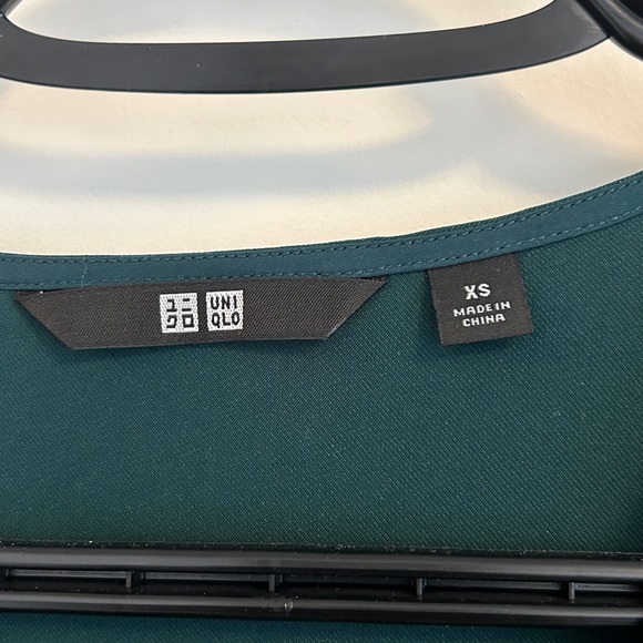 Uniqlo Top - Picture 4 of 4